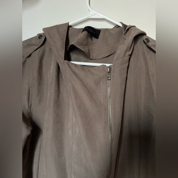 Grey lined Jacket - Picture 4 of 9